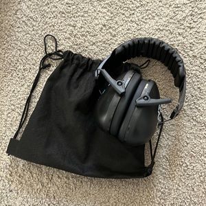 Noise canceling headphones for kids